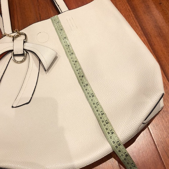 Ladies large oversized bag with bow - Picture 8 of 8